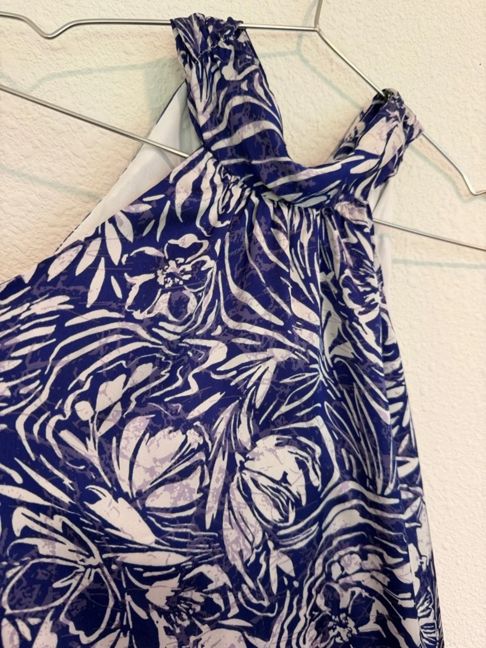 Socialite High Neck Floral Dress - Picture 4 of 6